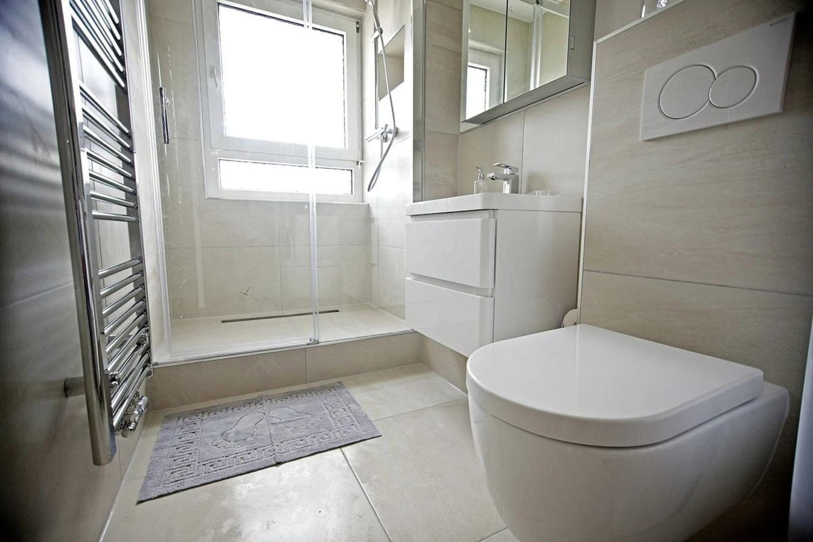 Prenájom bytu 2-izbový 58 m², Frankfurt am Main, Hesensko Prenájom bytu 2-izbový 58 m², Frankfurt am Main, Hesensko