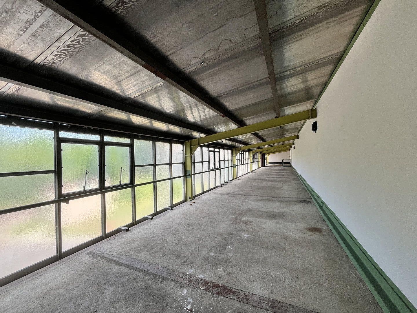 Prenájom nebytového priestoru 1.400 m², Niesky, Sasko Prenájom nebytového priestoru 1.400 m², Niesky, Sasko