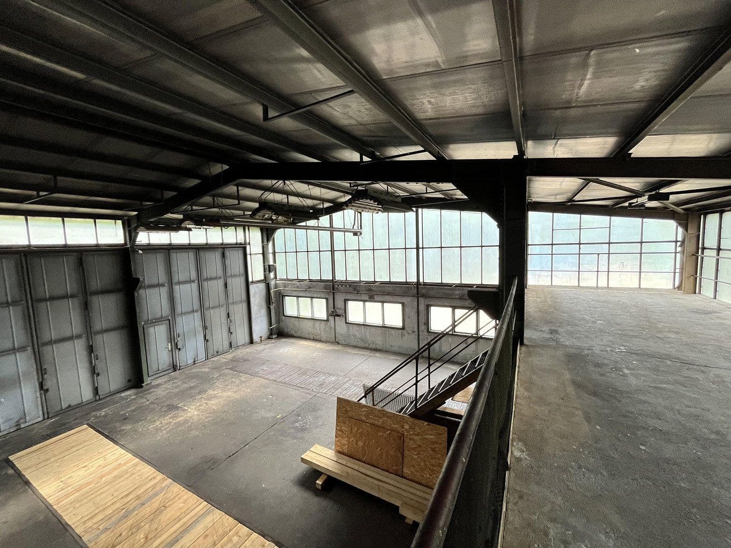 Prenájom nebytového priestoru 1.400 m², Niesky, Sasko Prenájom nebytového priestoru 1.400 m², Niesky, Sasko