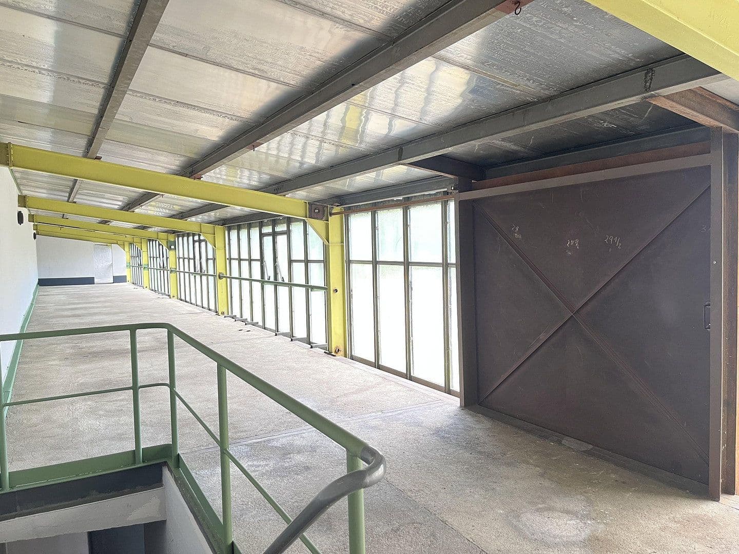 Prenájom nebytového priestoru 1.400 m², Niesky, Sasko Prenájom nebytového priestoru 1.400 m², Niesky, Sasko