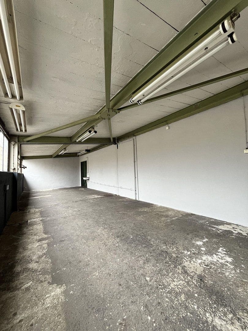 Prenájom nebytového priestoru 1.400 m², Niesky, Sasko Prenájom nebytového priestoru 1.400 m², Niesky, Sasko