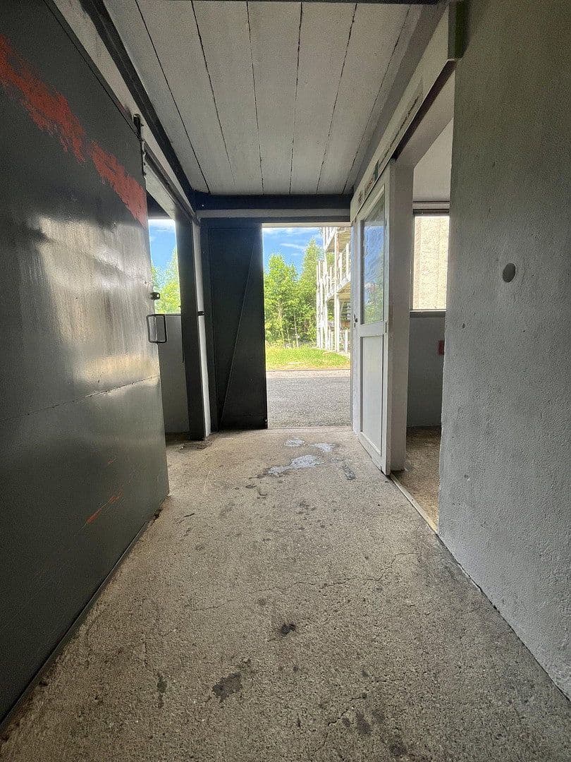 Prenájom nebytového priestoru 1.400 m², Niesky, Sasko Prenájom nebytového priestoru 1.400 m², Niesky, Sasko