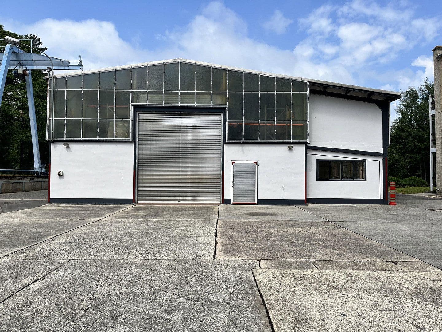 Prenájom nebytového priestoru 1.400 m², Niesky, Sasko Prenájom nebytového priestoru 1.400 m², Niesky, Sasko