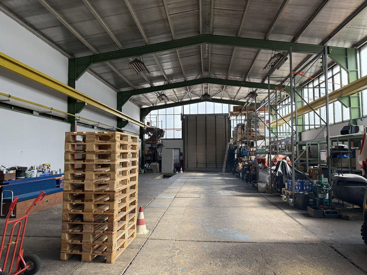 Prenájom nebytového priestoru 1.400 m², Niesky, Sasko Prenájom nebytového priestoru 1.400 m², Niesky, Sasko