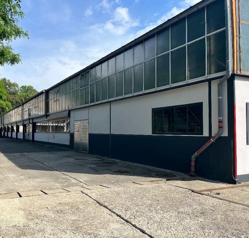 Prenájom nebytového priestoru 1.400 m², Niesky, Sasko Prenájom nebytového priestoru 1.400 m², Niesky, Sasko