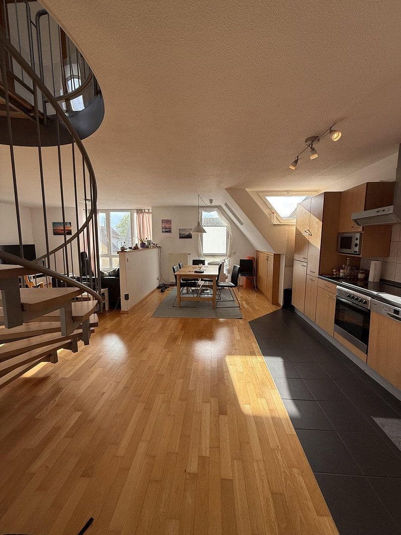 Prenájom bytu 3-izbový 80 m², Korntal-Münchingen, Bádensko-Wurttembersko Prenájom bytu 3-izbový 80 m², Korntal-Münchingen, Bádensko-Wurttembersko