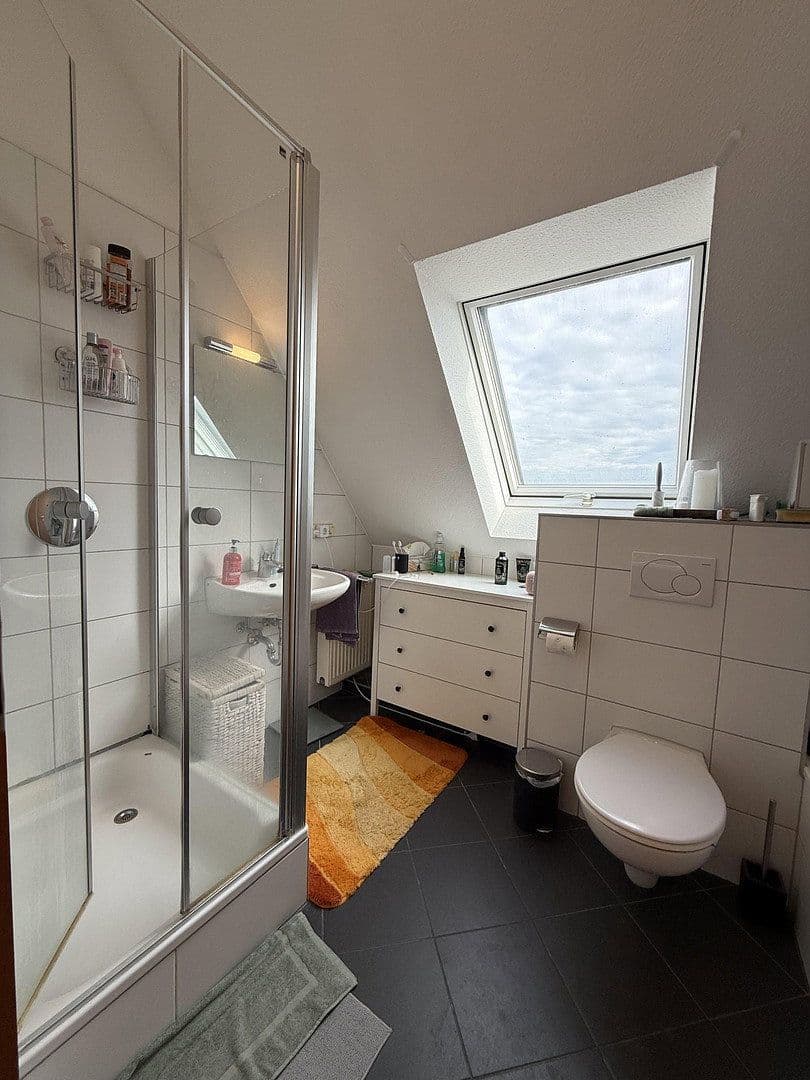 Prenájom bytu 3-izbový 80 m², Korntal-Münchingen, Bádensko-Wurttembersko Prenájom bytu 3-izbový 80 m², Korntal-Münchingen, Bádensko-Wurttembersko