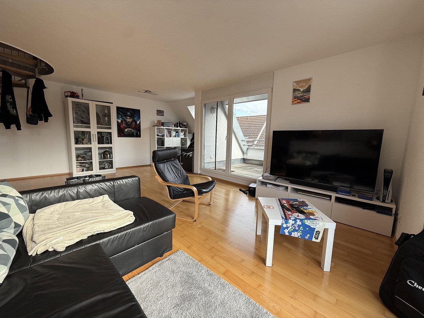 Prenájom bytu 3-izbový 80 m², Korntal-Münchingen, Bádensko-Wurttembersko Prenájom bytu 3-izbový 80 m², Korntal-Münchingen, Bádensko-Wurttembersko