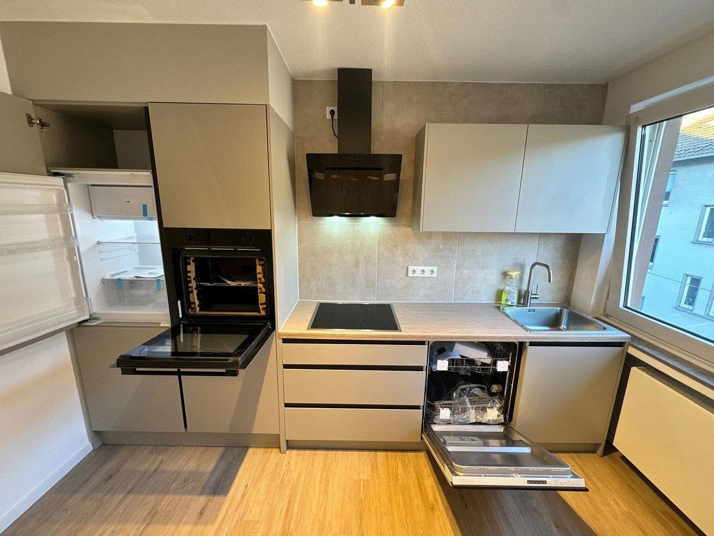 Prenájom bytu 1-izbový 27 m², Wuppertal, Severné Porýnie - Westfálsko Prenájom bytu 1-izbový 27 m², Wuppertal, Severné Porýnie - Westfálsko