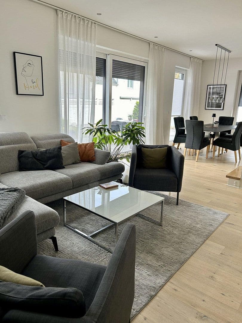 Predaj domu 155 m², pozemek 497 m², Berlin, Berlín Predaj domu 155 m², pozemek 497 m², Berlin, Berlín