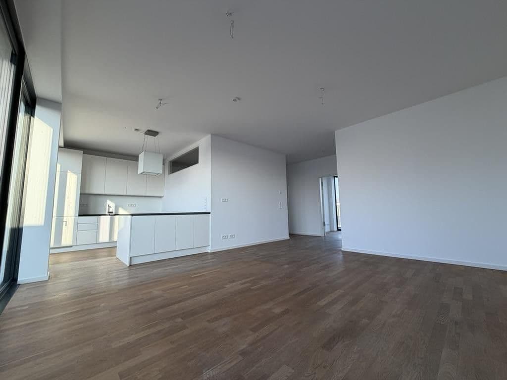 Predaj bytu 3-izbový 110 m², Harzer Straße 109, Berlin, Berlín Predaj bytu 3-izbový 110 m², Harzer Straße 109, Berlin, Berlín