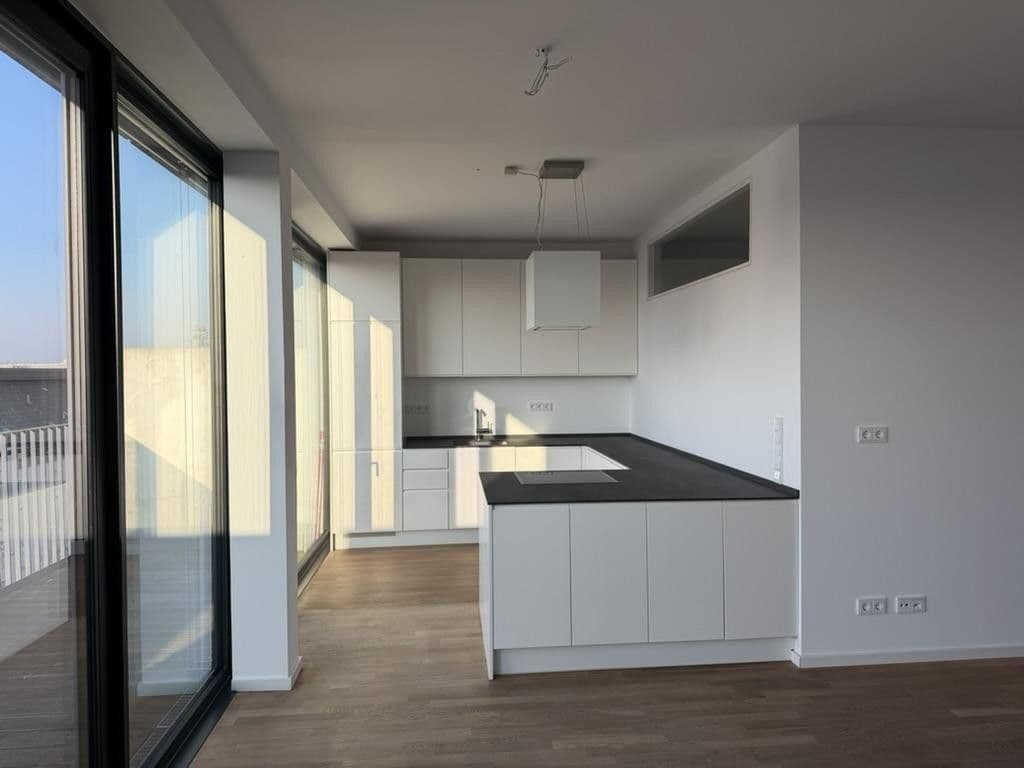 Predaj bytu 3-izbový 110 m², Harzer Straße 109, Berlin, Berlín Predaj bytu 3-izbový 110 m², Harzer Straße 109, Berlin, Berlín