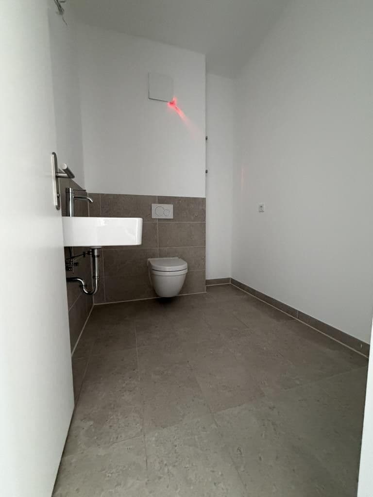 Predaj bytu 3-izbový 110 m², Harzer Straße 109, Berlin, Berlín Predaj bytu 3-izbový 110 m², Harzer Straße 109, Berlin, Berlín