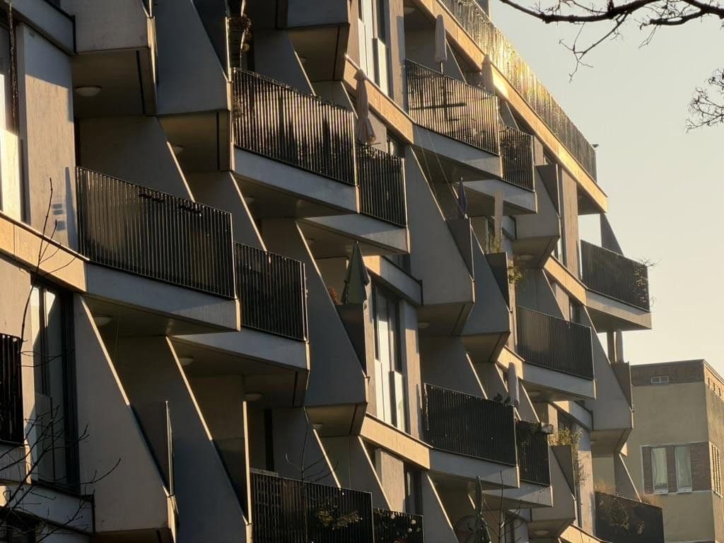 Predaj bytu 3-izbový 110 m², Harzer Straße 109, Berlin, Berlín Predaj bytu 3-izbový 110 m², Harzer Straße 109, Berlin, Berlín