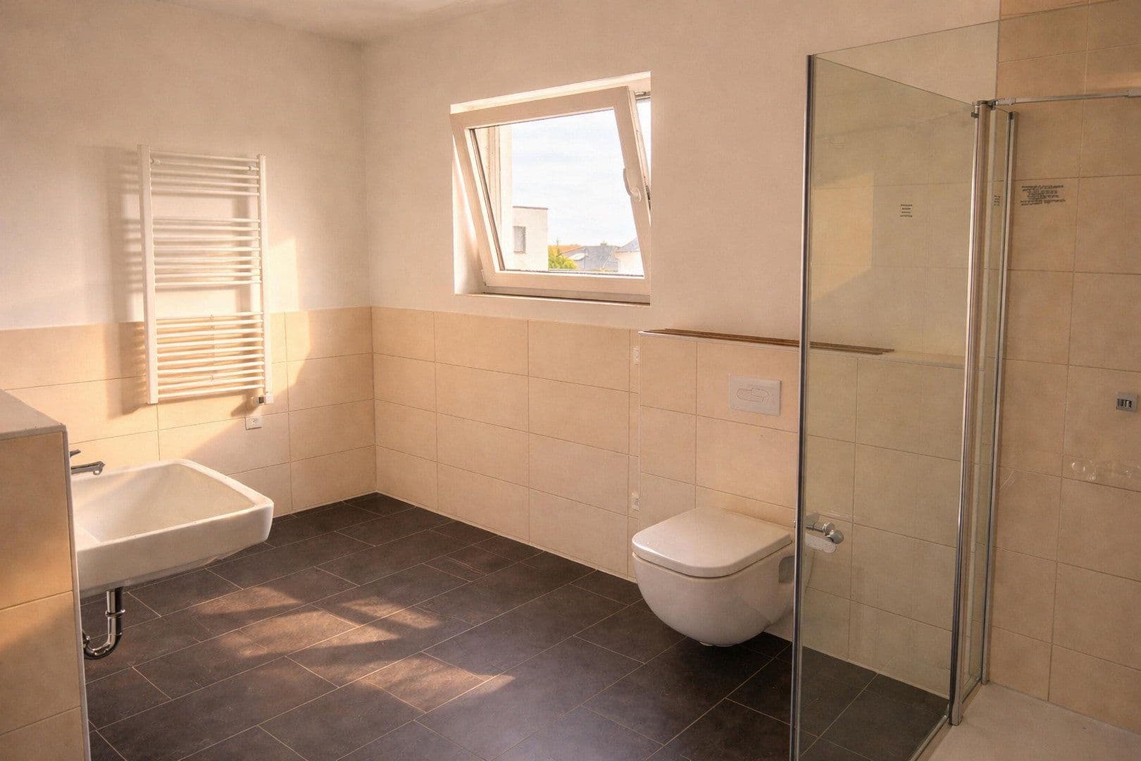 Prenájom domu 135 m², pozemek 370 m², Falkensteiner Weg 29, Magdeburg OT Lemsdorf, Sasko-Anhaltsko Prenájom domu 135 m², pozemek 370 m², Falkensteiner Weg 29, Magdeburg OT Lemsdorf, Sasko-Anhaltsko