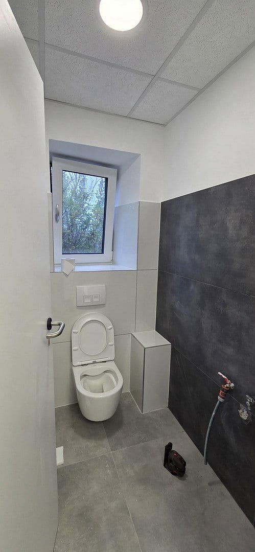 Predaj nebytového priestoru 1.750 m², Willstätt, Bádensko-Wurttembersko Predaj nebytového priestoru 1.750 m², Willstätt, Bádensko-Wurttembersko