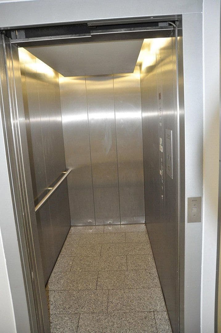 Prenájom kancelárie 245 m², Homburger Str. 69a, Bad Vilbel, Hesensko Prenájom kancelárie 245 m², Homburger Str. 69a, Bad Vilbel, Hesensko