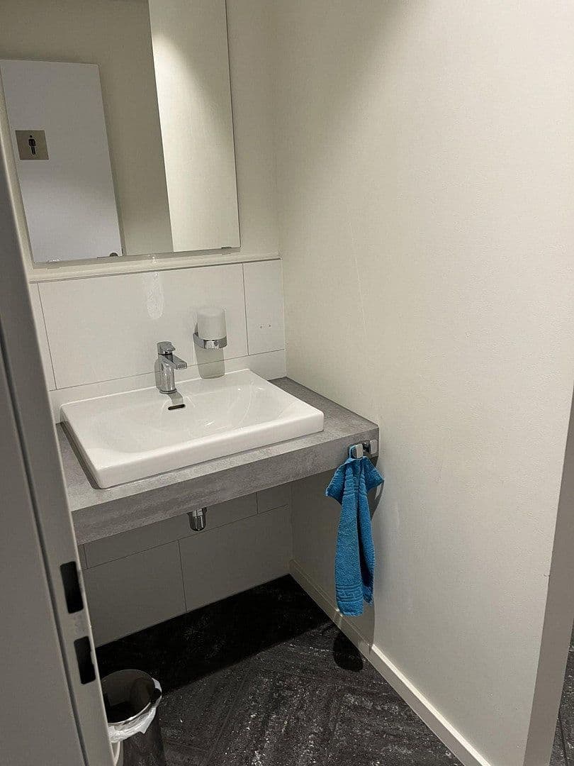 Prenájom kancelárie 245 m², Homburger Str. 69a, Bad Vilbel, Hesensko Prenájom kancelárie 245 m², Homburger Str. 69a, Bad Vilbel, Hesensko