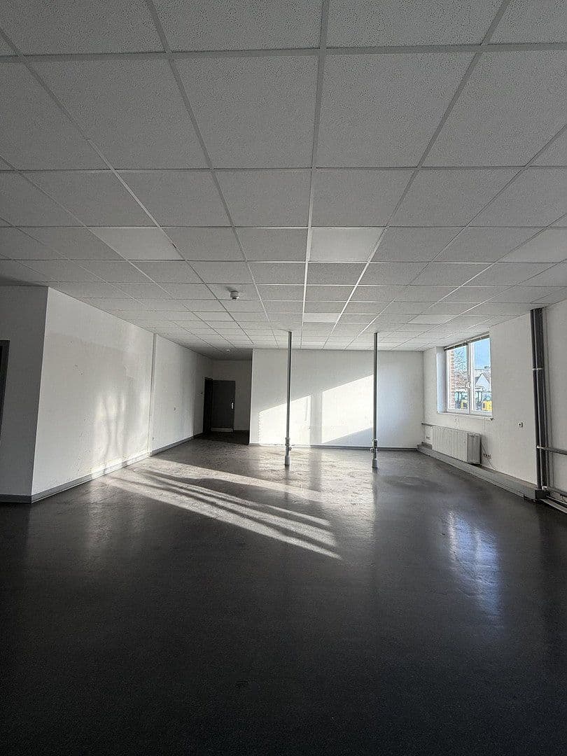 Prenájom nebytového priestoru 2.170 m², Magdeburgerstrasse 37, Gelsenkirchen, Severné Porýnie - Westfálsko Prenájom nebytového priestoru 2.170 m², Magdeburgerstrasse 37, Gelsenkirchen, Severné Porýnie - Westfálsko