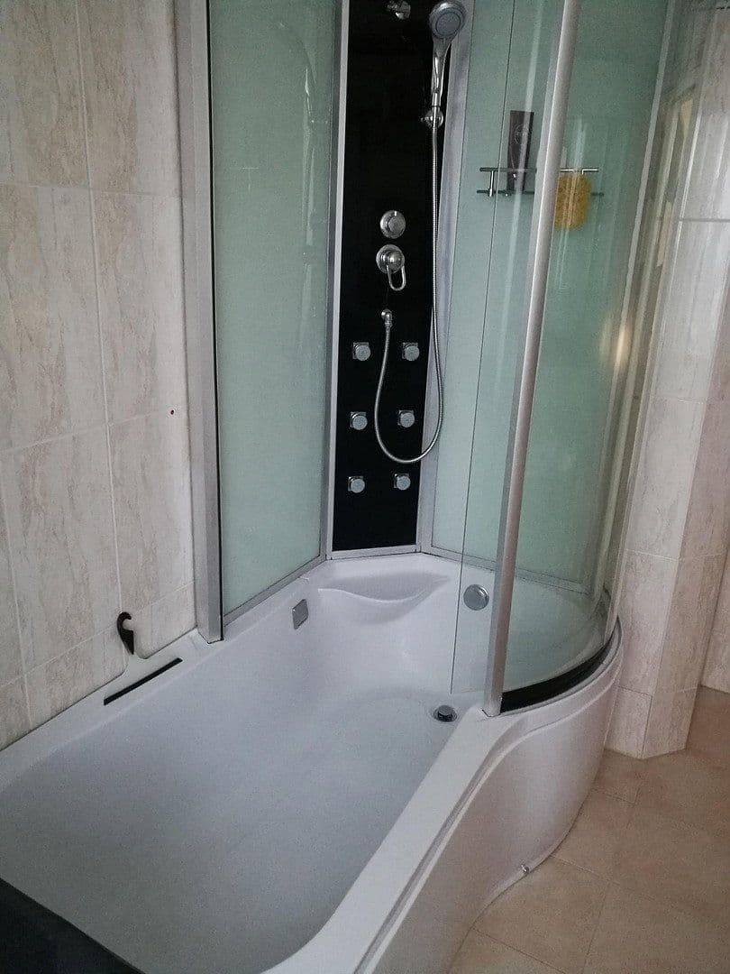 Prenájom bytu 3-izbový 123 m², Elberferlderstr. 103, Hilden, Severné Porýnie - Westfálsko Prenájom bytu 3-izbový 123 m², Elberferlderstr. 103, Hilden, Severné Porýnie - Westfálsko