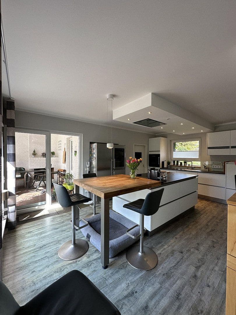 Predaj domu 300 m², pozemek 984 m², Bad Zwischenahn, Dolné Sasko Predaj domu 300 m², pozemek 984 m², Bad Zwischenahn, Dolné Sasko