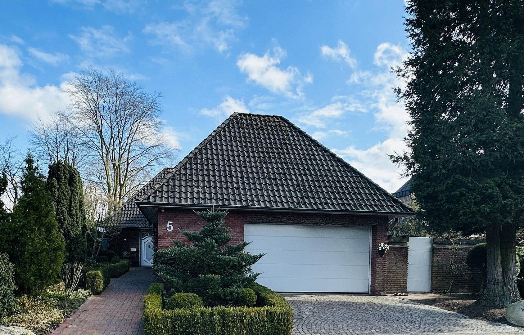 Predaj domu 300 m², pozemek 984 m², Bad Zwischenahn, Dolné Sasko Predaj domu 300 m², pozemek 984 m², Bad Zwischenahn, Dolné Sasko