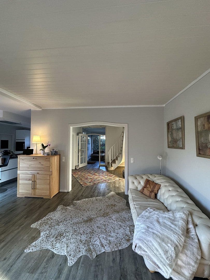 Predaj domu 300 m², pozemek 984 m², Bad Zwischenahn, Dolné Sasko Predaj domu 300 m², pozemek 984 m², Bad Zwischenahn, Dolné Sasko