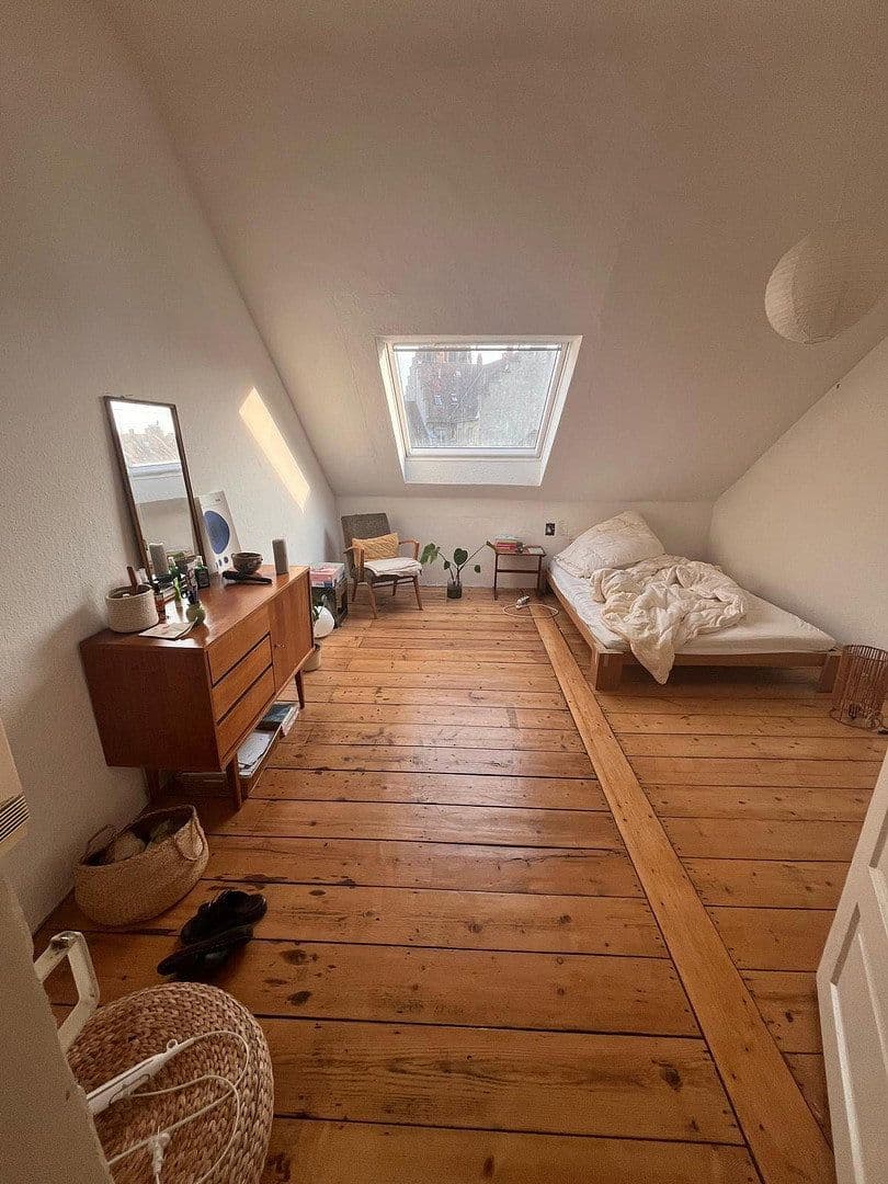 Prenájom bytu 4-izbový 90 m², Karlsruhe, Bádensko-Wurttembersko Prenájom bytu 4-izbový 90 m², Karlsruhe, Bádensko-Wurttembersko