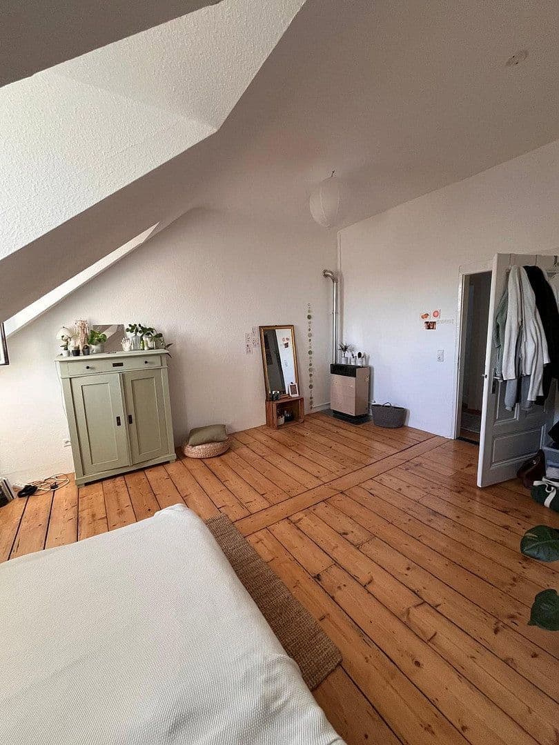 Prenájom bytu 4-izbový 90 m², Karlsruhe, Bádensko-Wurttembersko Prenájom bytu 4-izbový 90 m², Karlsruhe, Bádensko-Wurttembersko