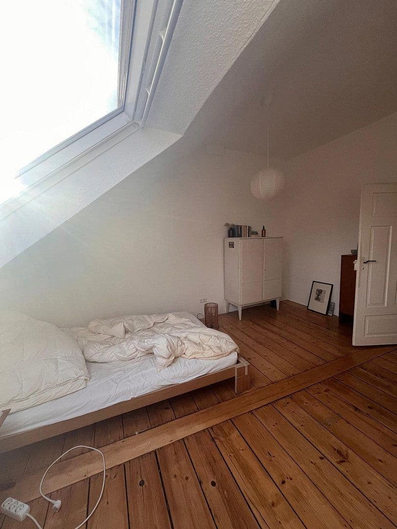 Prenájom bytu 4-izbový 90 m², Karlsruhe, Bádensko-Wurttembersko Prenájom bytu 4-izbový 90 m², Karlsruhe, Bádensko-Wurttembersko