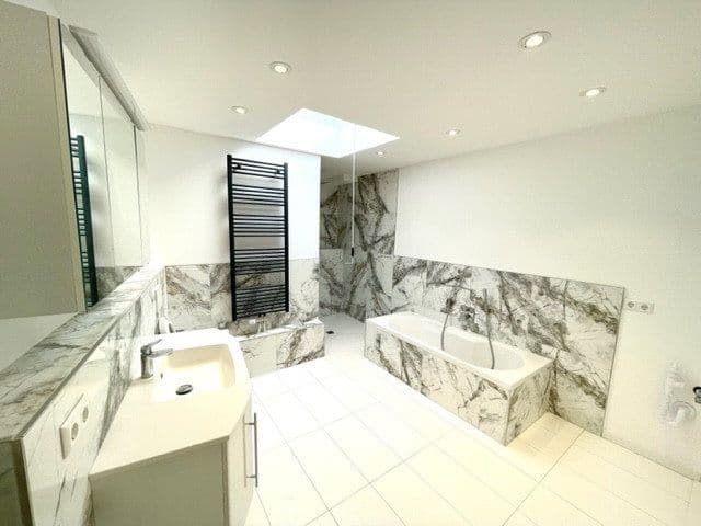 Prenájom bytu 4-izbový 120 m², Durmersheim, Bádensko-Wurttembersko Prenájom bytu 4-izbový 120 m², Durmersheim, Bádensko-Wurttembersko