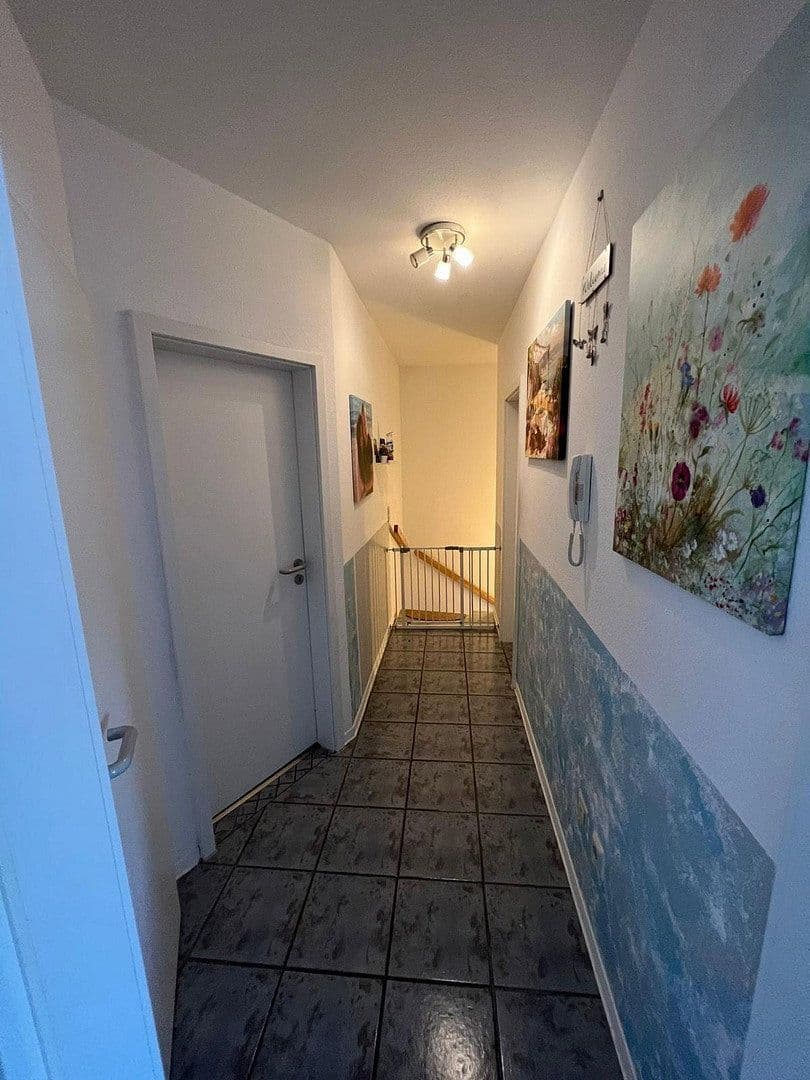 Prenájom bytu 3-izbový 90 m², Bammental, Bádensko-Wurttembersko Prenájom bytu 3-izbový 90 m², Bammental, Bádensko-Wurttembersko