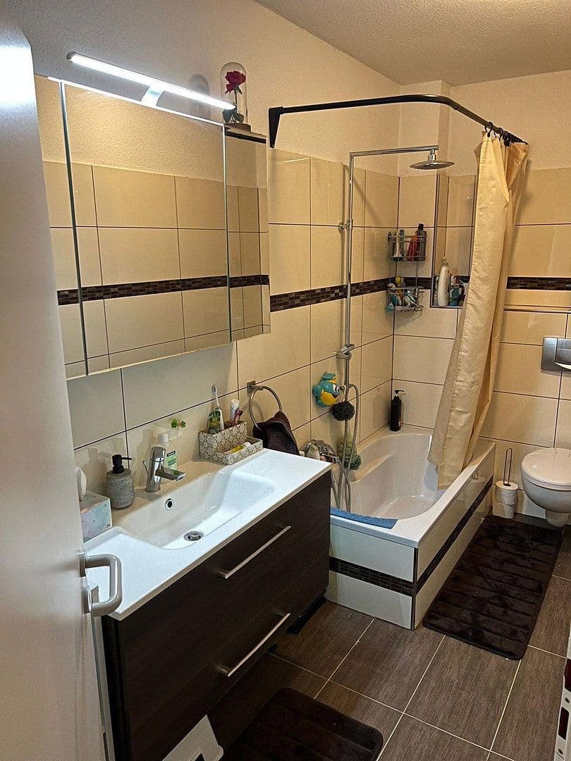 Prenájom bytu 3-izbový 90 m², Bammental, Bádensko-Wurttembersko Prenájom bytu 3-izbový 90 m², Bammental, Bádensko-Wurttembersko