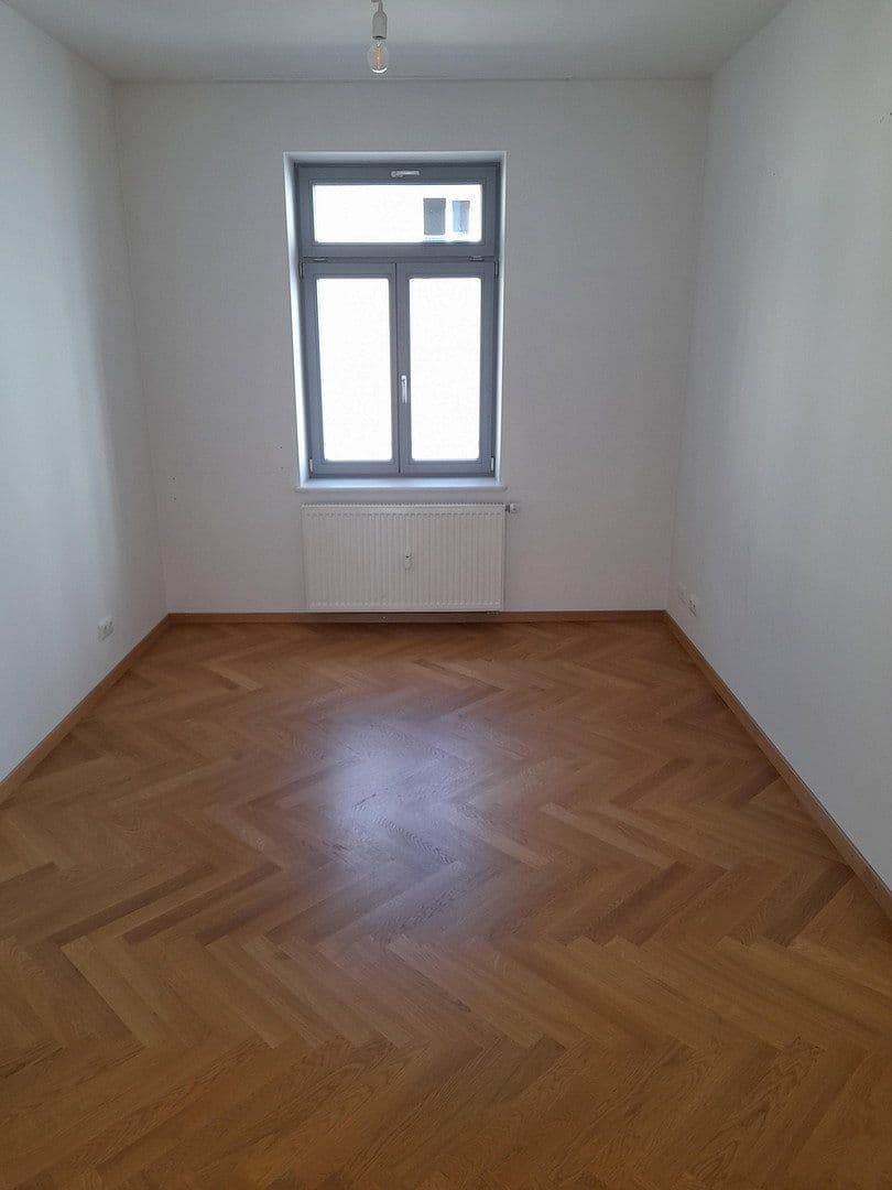 Prenájom bytu 2-izbový 74 m², München, Bavorsko Prenájom bytu 2-izbový 74 m², München, Bavorsko