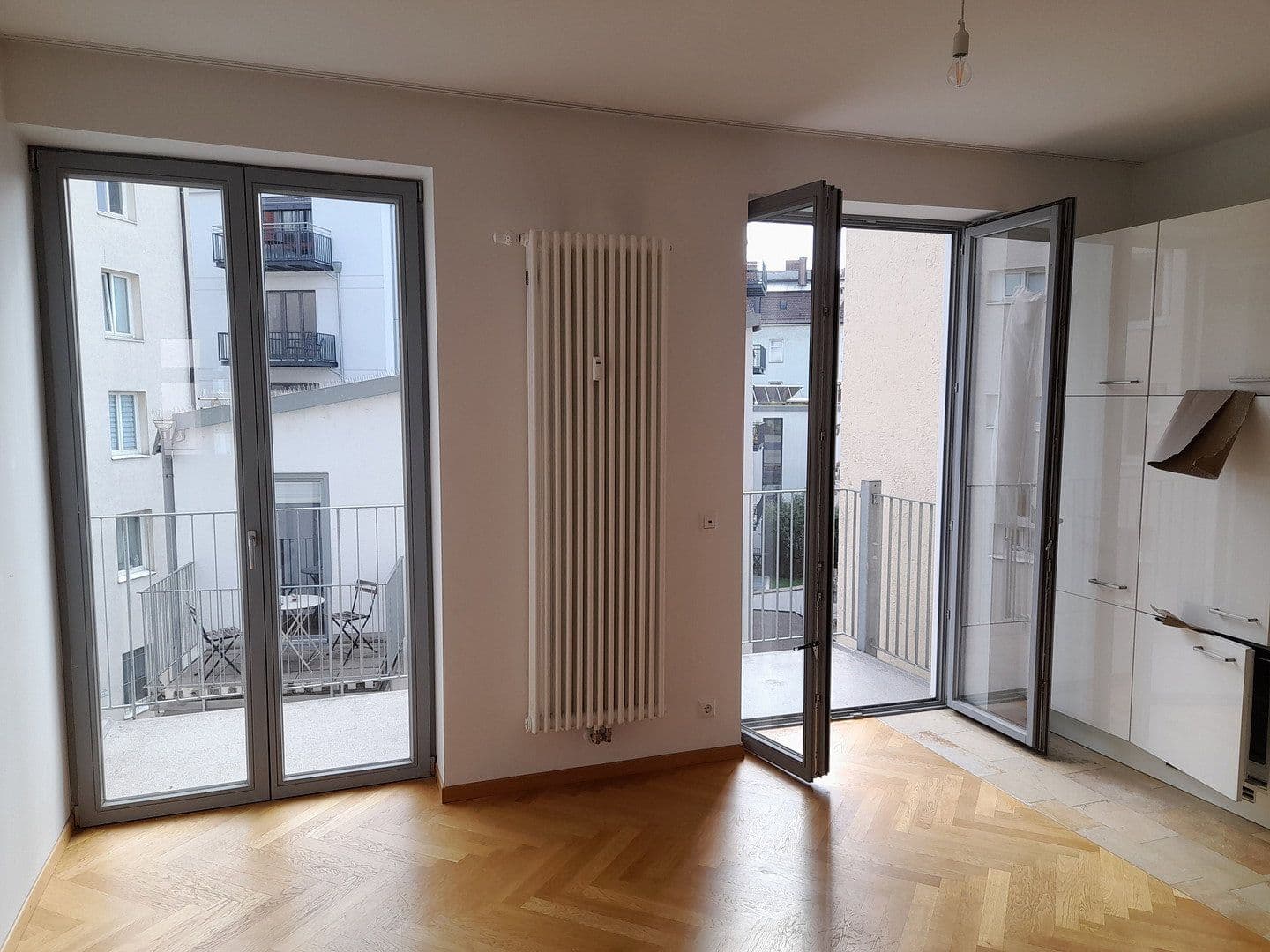 Prenájom bytu 2-izbový 74 m², München, Bavorsko Prenájom bytu 2-izbový 74 m², München, Bavorsko