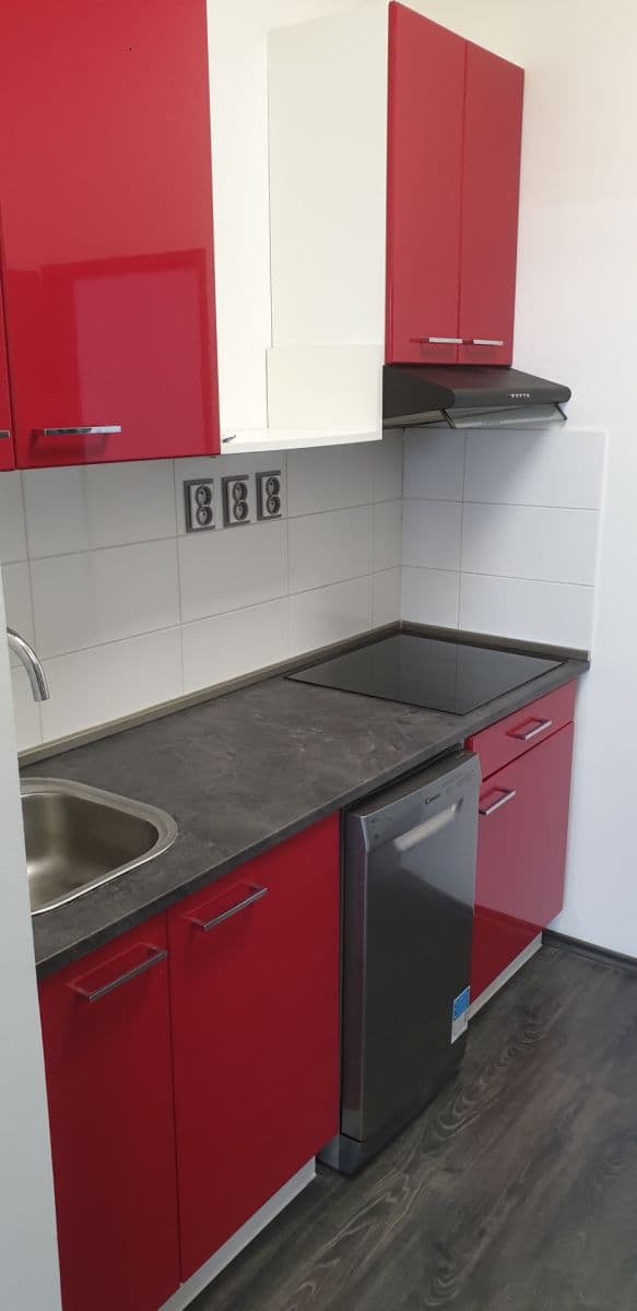 Prenájom bytu 2-izbový 40 m², Chrpová, Praha, Praha Prenájom bytu 2-izbový 40 m², Chrpová, Praha, Praha