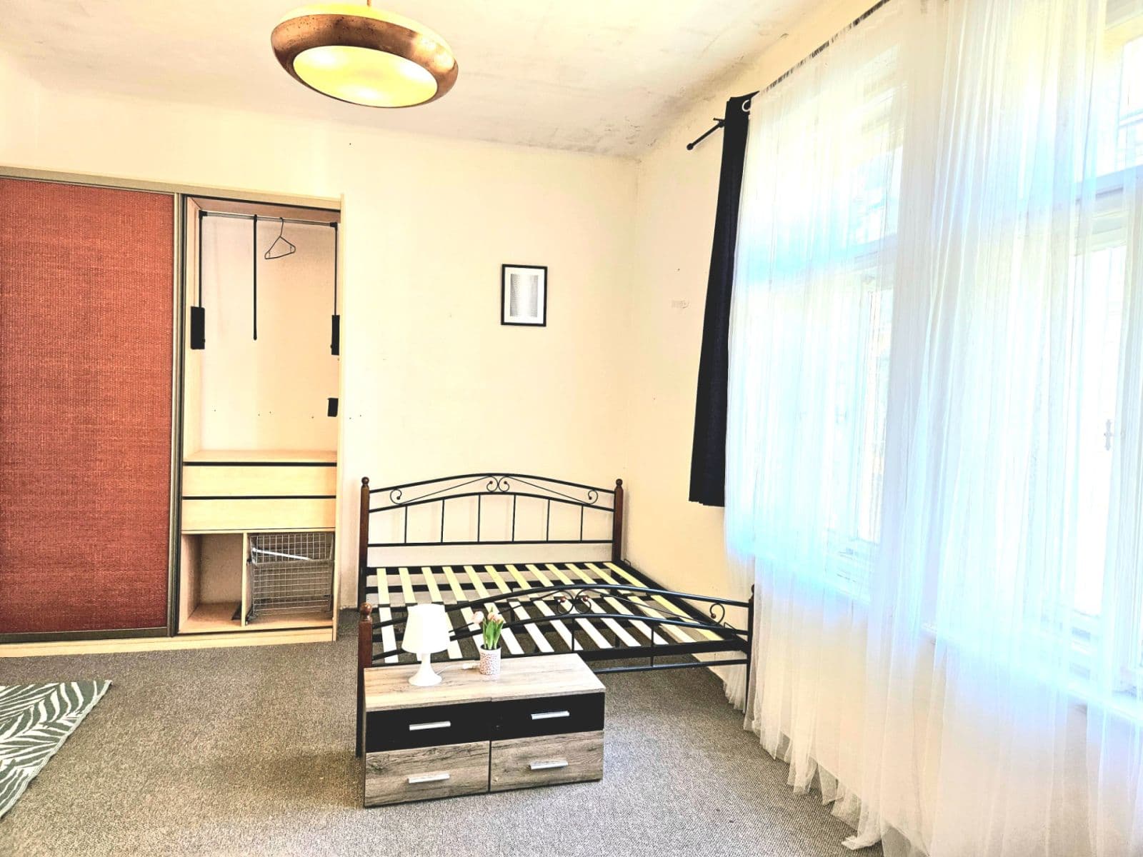 Prenájom bytu 3-izbový 90 m², Husinecká, Praha, Praha Prenájom bytu 3-izbový 90 m², Husinecká, Praha, Praha