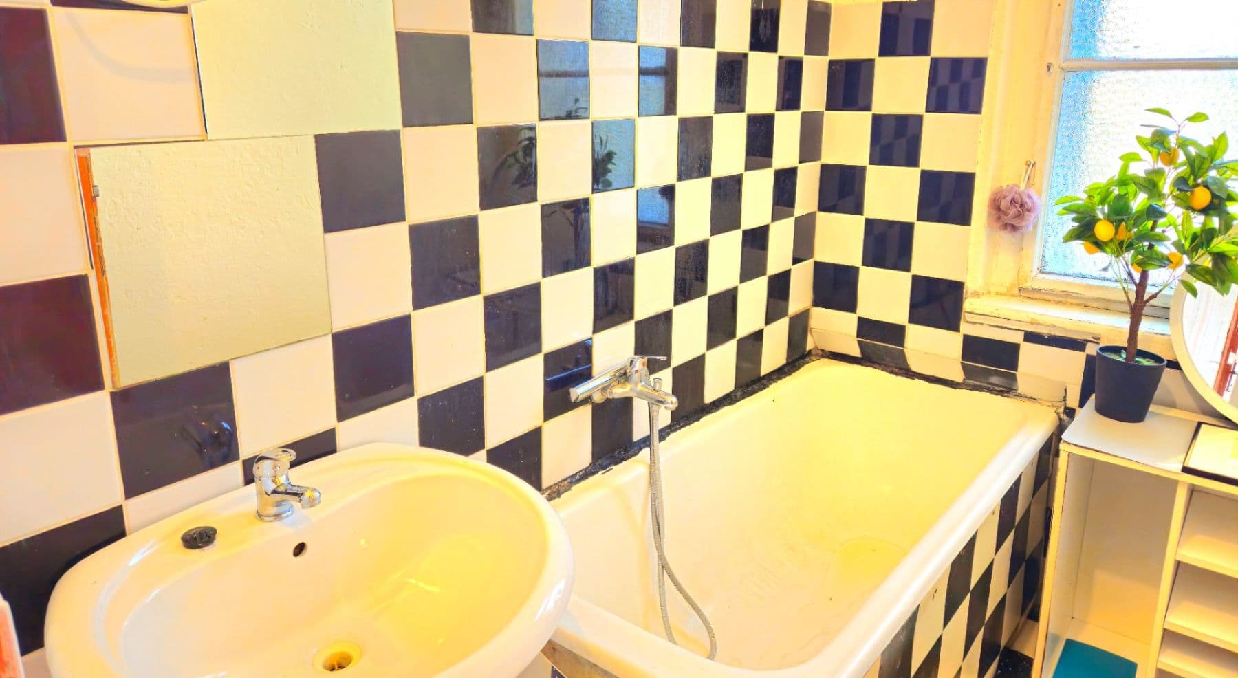 Prenájom bytu 3-izbový 90 m², Husinecká, Praha, Praha Prenájom bytu 3-izbový 90 m², Husinecká, Praha, Praha