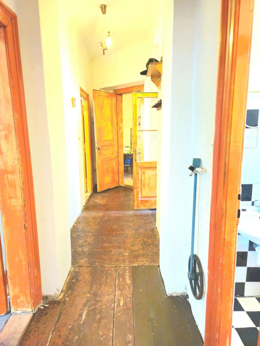 Prenájom bytu 3-izbový 90 m², Husinecká, Praha, Praha Prenájom bytu 3-izbový 90 m², Husinecká, Praha, Praha