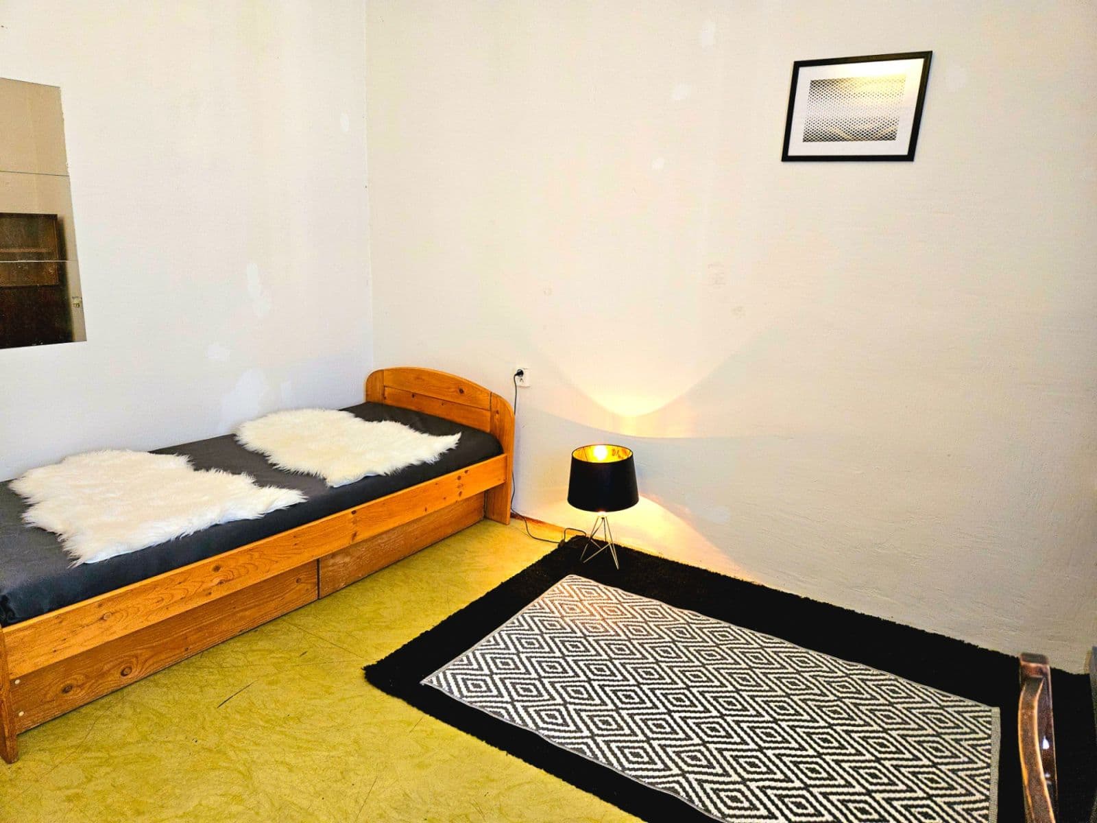 Prenájom bytu 3-izbový 90 m², Husinecká, Praha, Praha Prenájom bytu 3-izbový 90 m², Husinecká, Praha, Praha