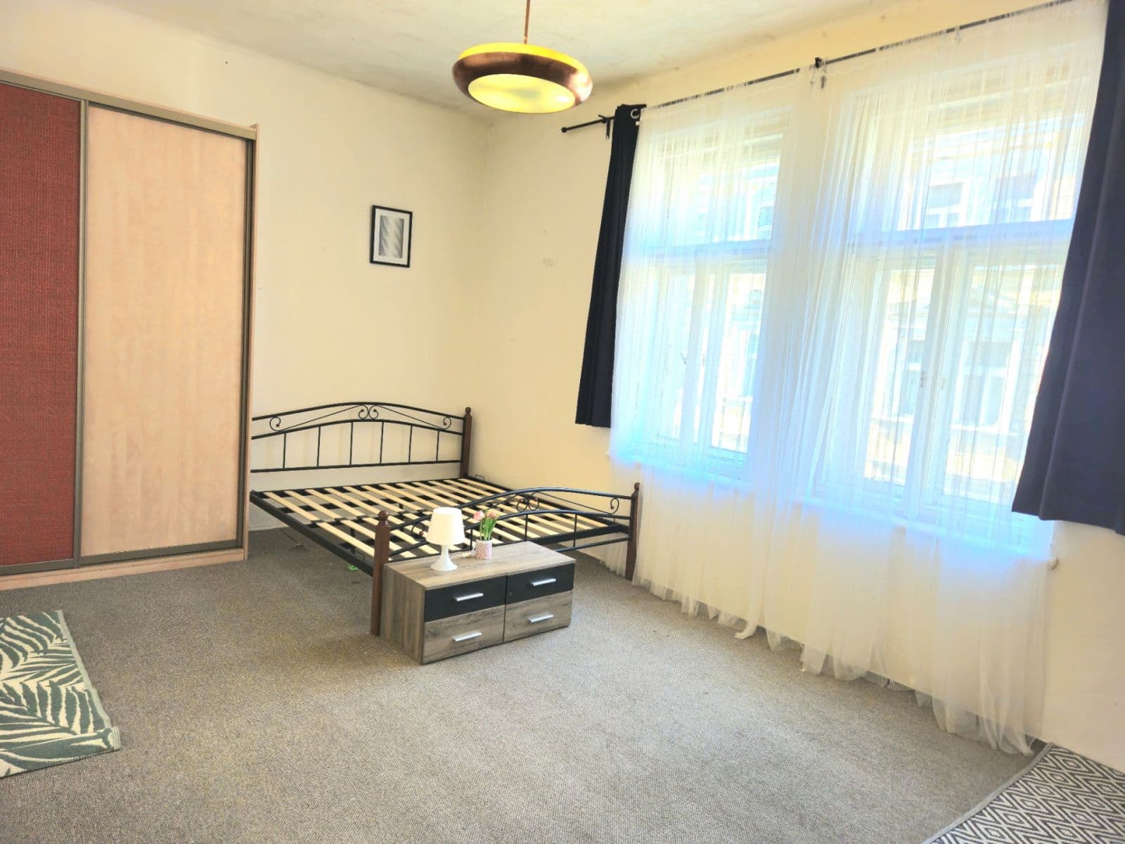 Prenájom bytu 3-izbový 90 m², Husinecká, Praha, Praha Prenájom bytu 3-izbový 90 m², Husinecká, Praha, Praha