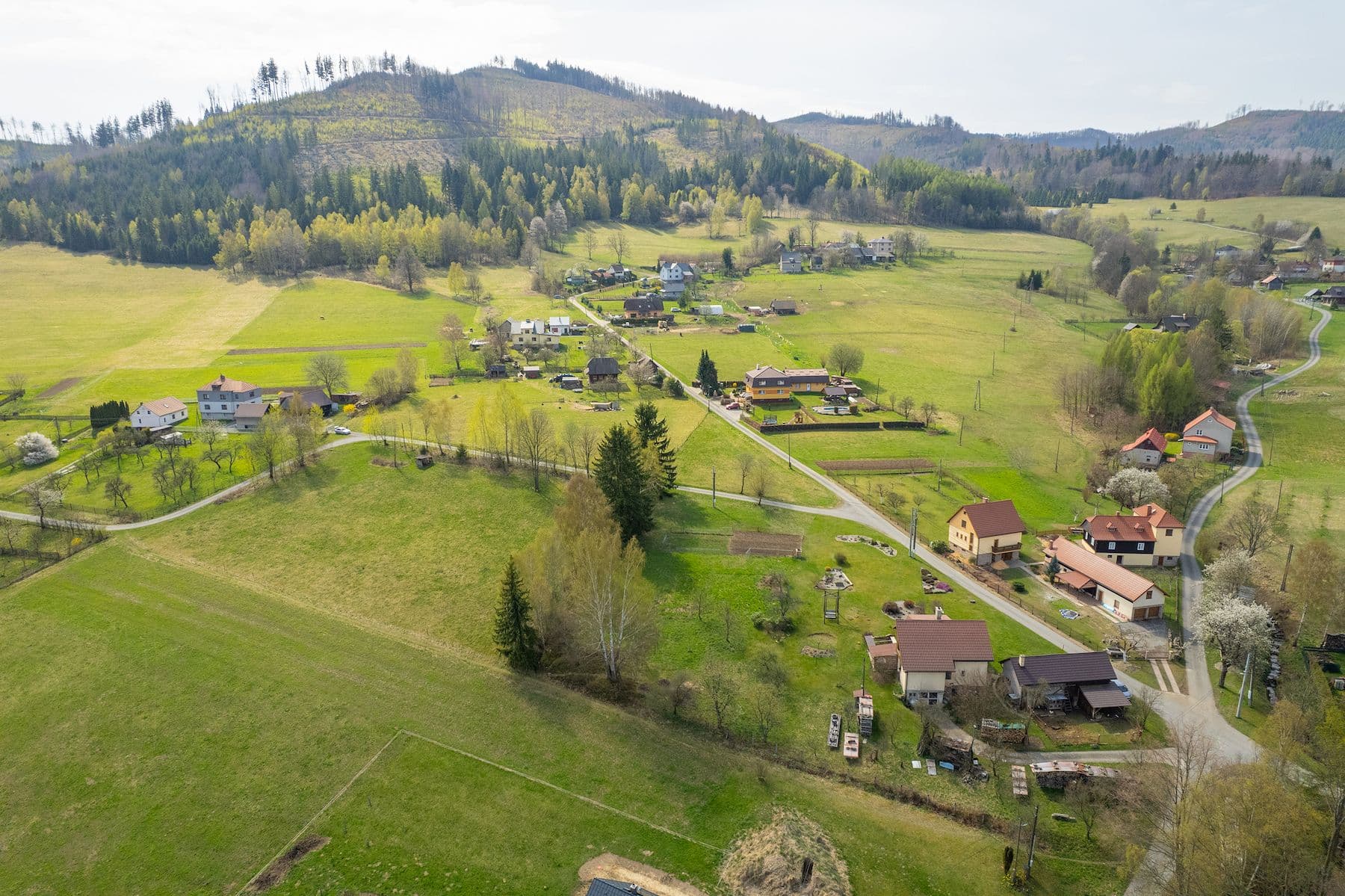 Predaj pozemku 1.195 m², Dolní Lomná, Moravskoslezský kraj Predaj pozemku 1.195 m², Dolní Lomná, Moravskoslezský kraj