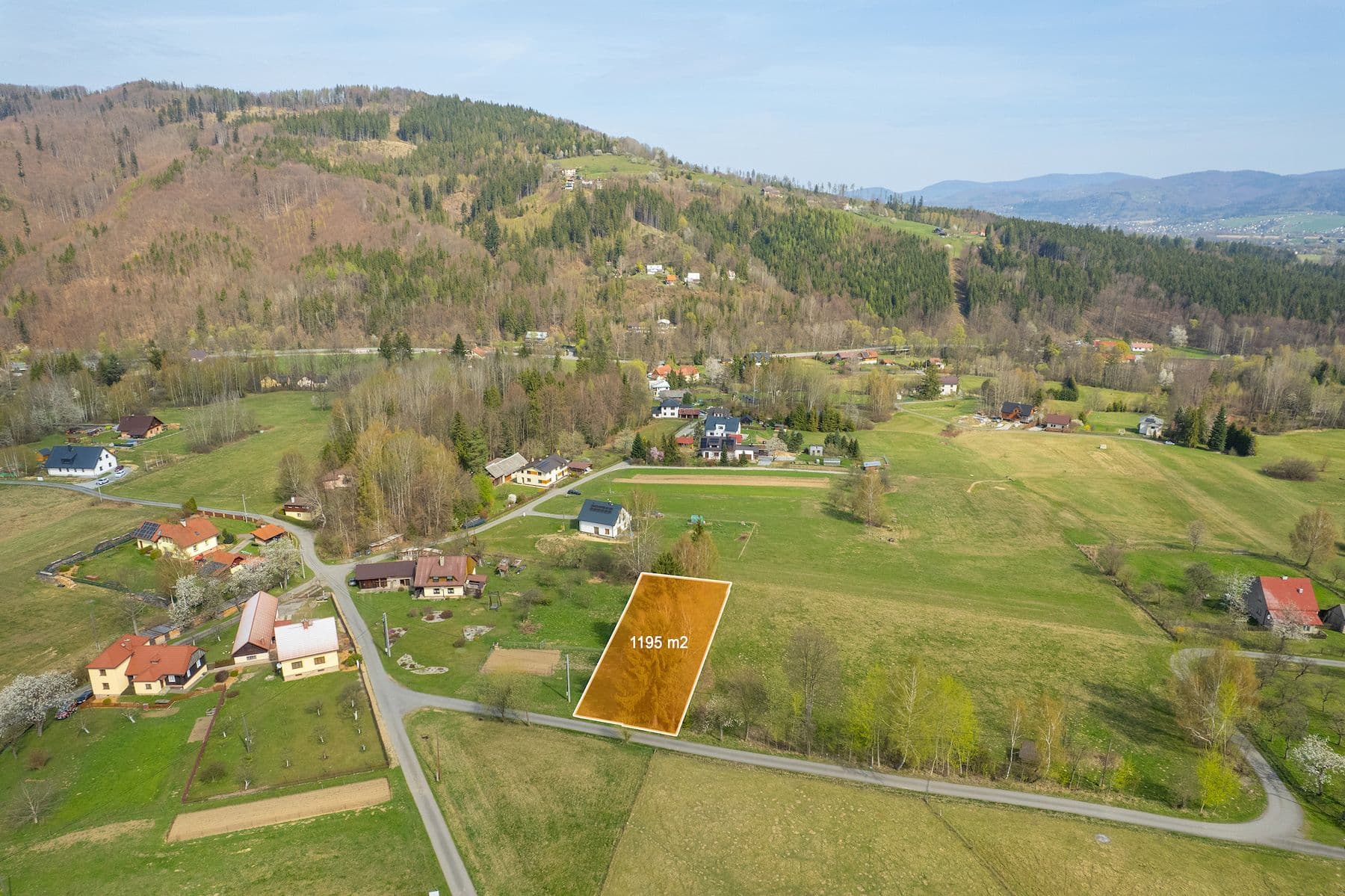 Predaj pozemku 1.195 m², Dolní Lomná, Moravskoslezský kraj Predaj pozemku 1.195 m², Dolní Lomná, Moravskoslezský kraj