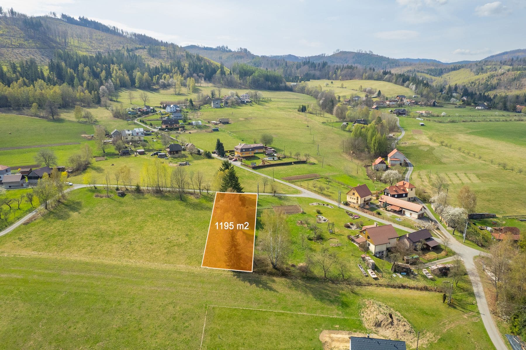 Predaj pozemku 1.195 m², Dolní Lomná, Moravskoslezský kraj Predaj pozemku 1.195 m², Dolní Lomná, Moravskoslezský kraj