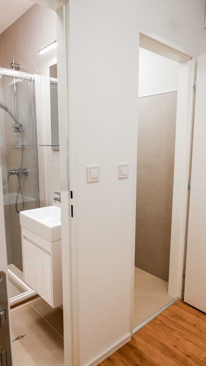 Prenájom bytu 1-izbový 31 m², V Podluží, Praha, Praha Prenájom bytu 1-izbový 31 m², V Podluží, Praha, Praha