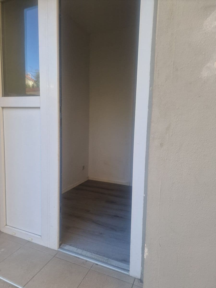 Prenájom nebytového priestoru 63 m², Nuselská, Praha, Praha Prenájom nebytového priestoru 63 m², Nuselská, Praha, Praha