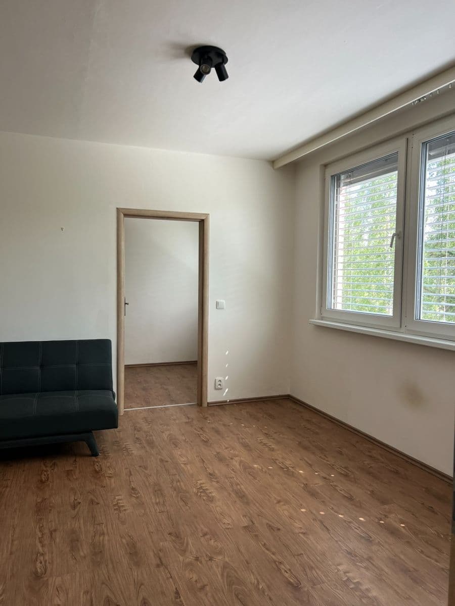 Prenájom bytu 2-izbový 43 m², Slavínského, Praha, Praha Prenájom bytu 2-izbový 43 m², Slavínského, Praha, Praha