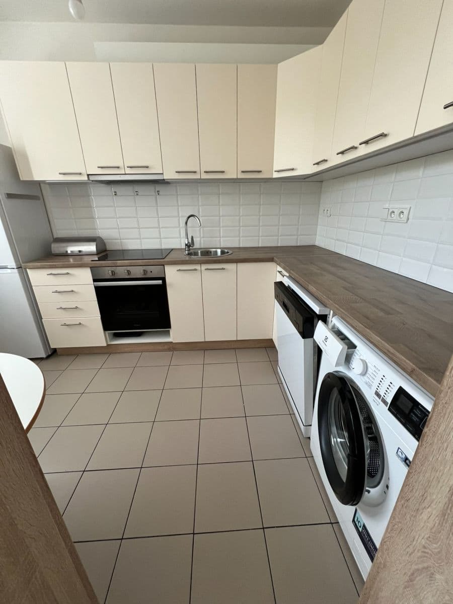 Prenájom bytu 2-izbový 43 m², Slavínského, Praha, Praha Prenájom bytu 2-izbový 43 m², Slavínského, Praha, Praha