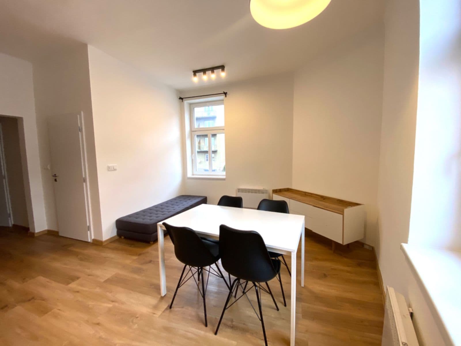 Prenájom bytu 2-izbový 50 m², Holečkova, Praha, Praha Prenájom bytu 2-izbový 50 m², Holečkova, Praha, Praha