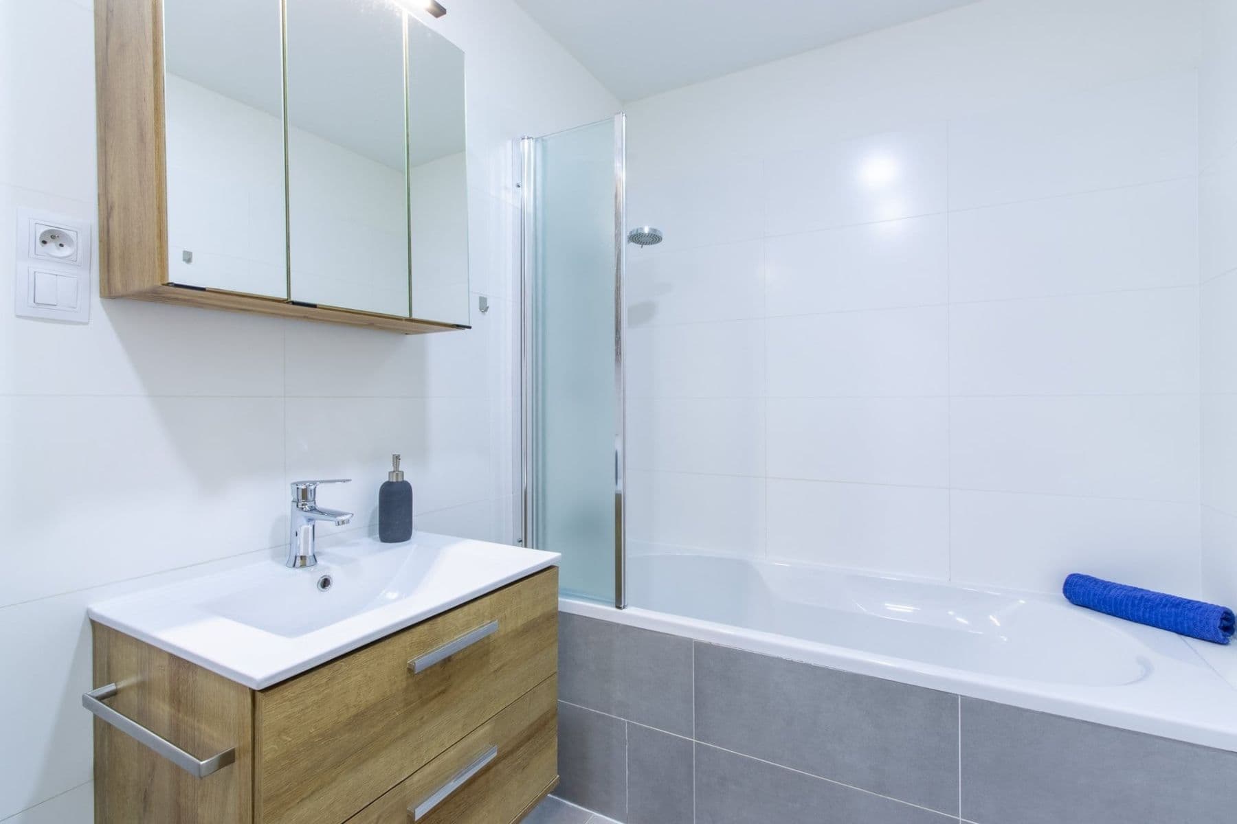 Prenájom bytu 3-izbový 68 m², Jaselská, Mnichovo Hradiště, Středočeský kraj Prenájom bytu 3-izbový 68 m², Jaselská, Mnichovo Hradiště, Středočeský kraj